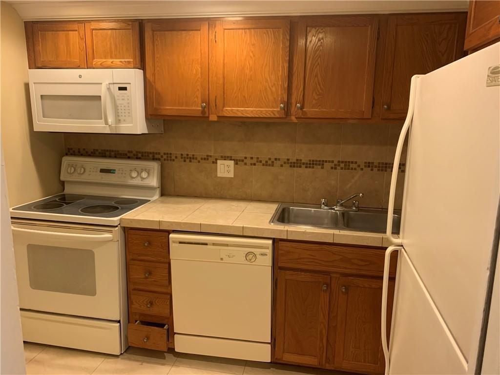 3650 INVERRARY Drive # 2G, Lauderhill FL 33319 photo 5
