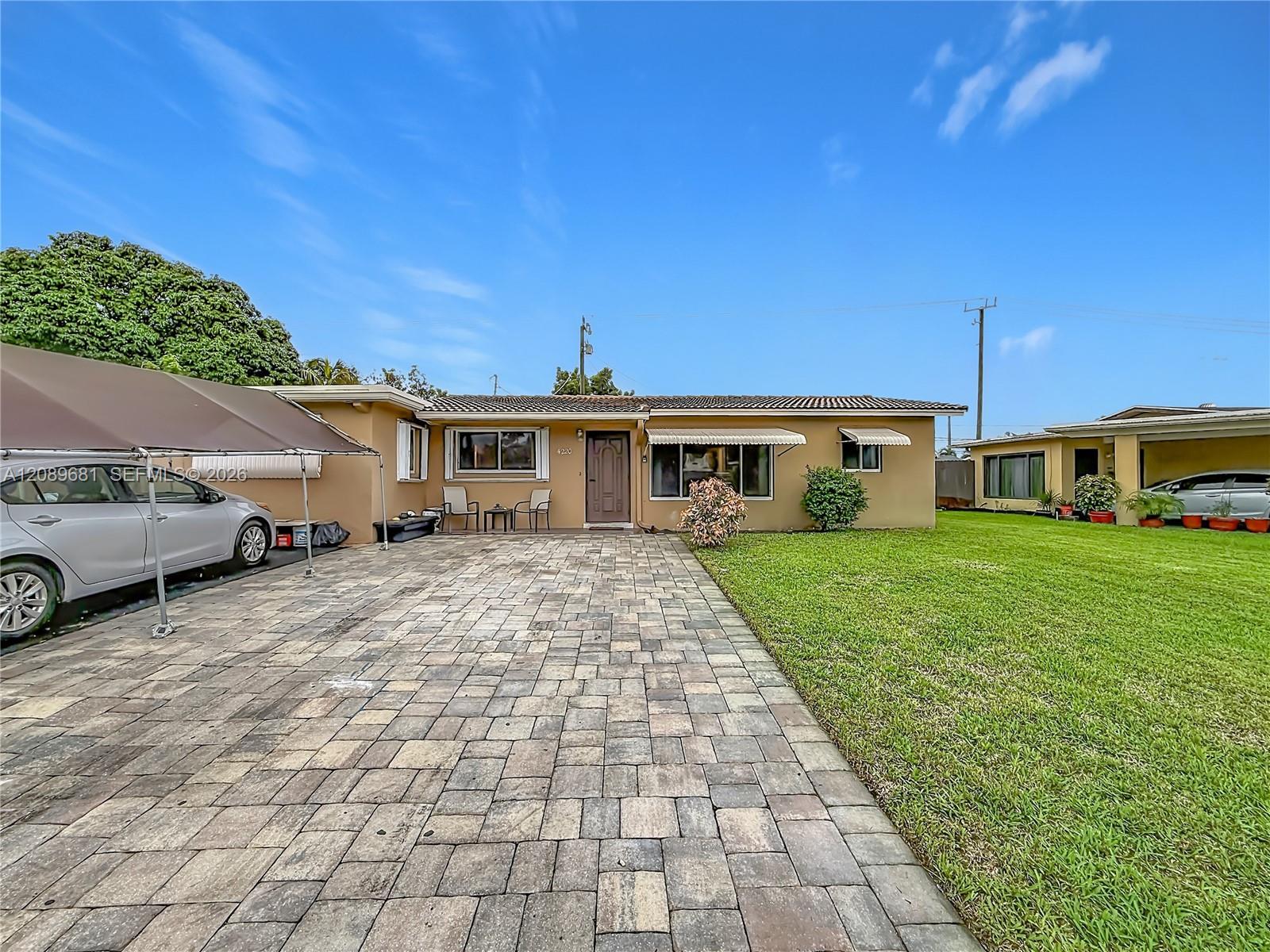 4220 NE 4th Ter, Deerfield Beach FL 33064 photo 2