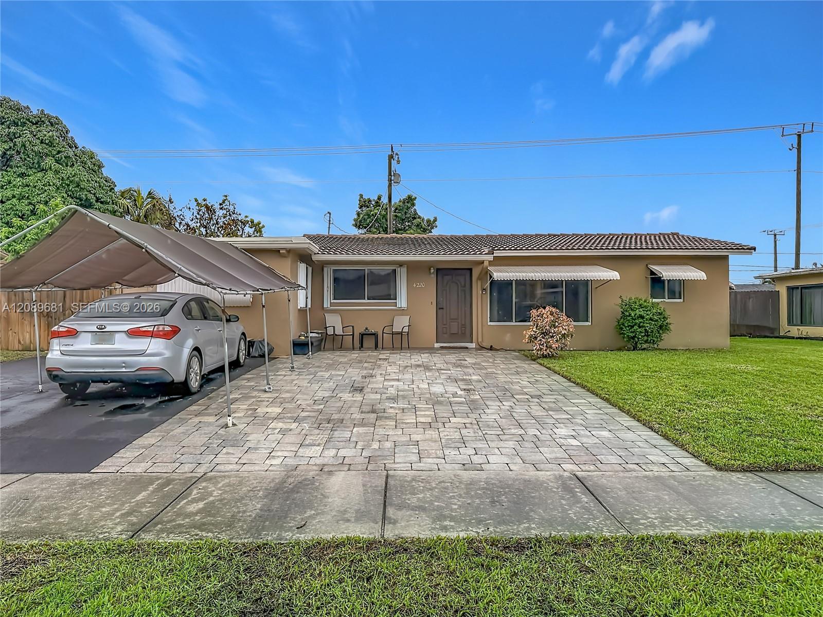 4220 NE 4th Ter, Deerfield Beach FL 33064