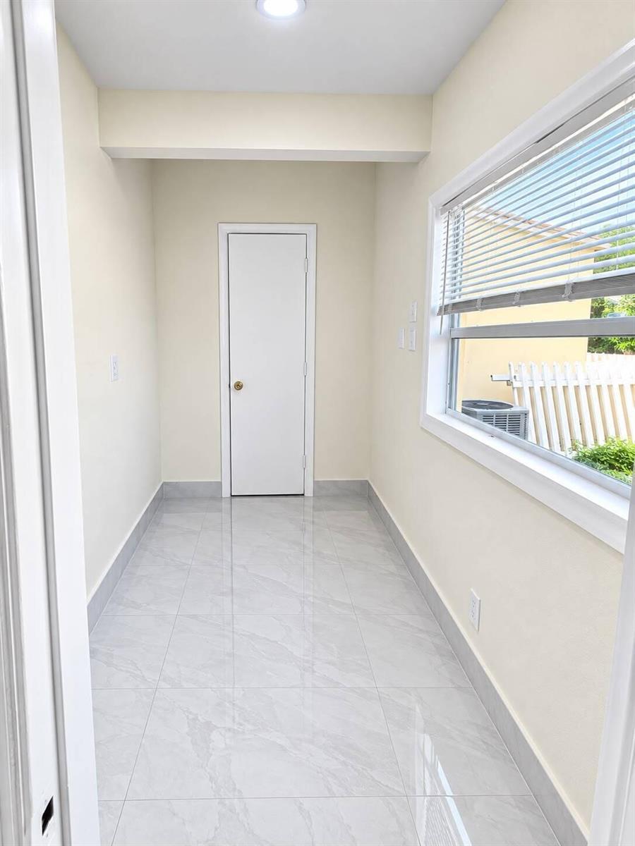 930 NE 52nd Court, Deerfield Beach FL 33064 photo 4