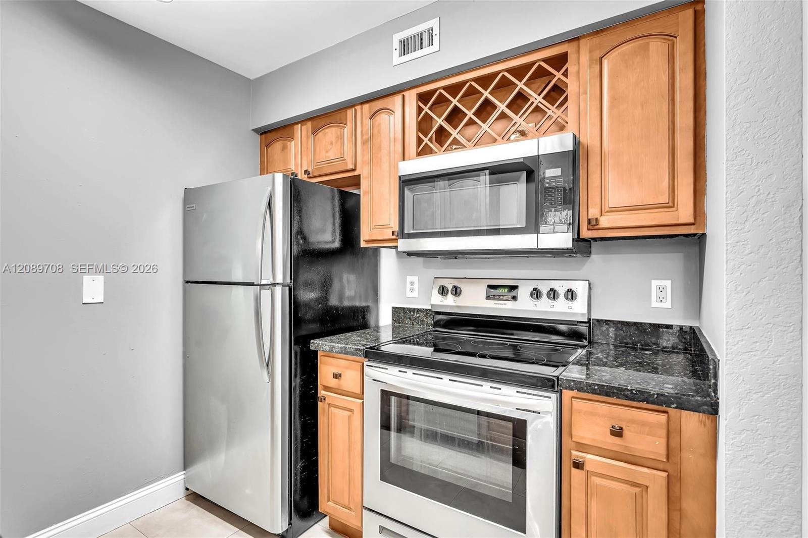 2820 N Oakland Forest Dr # 102, Oakland Park FL 33309 photo 5