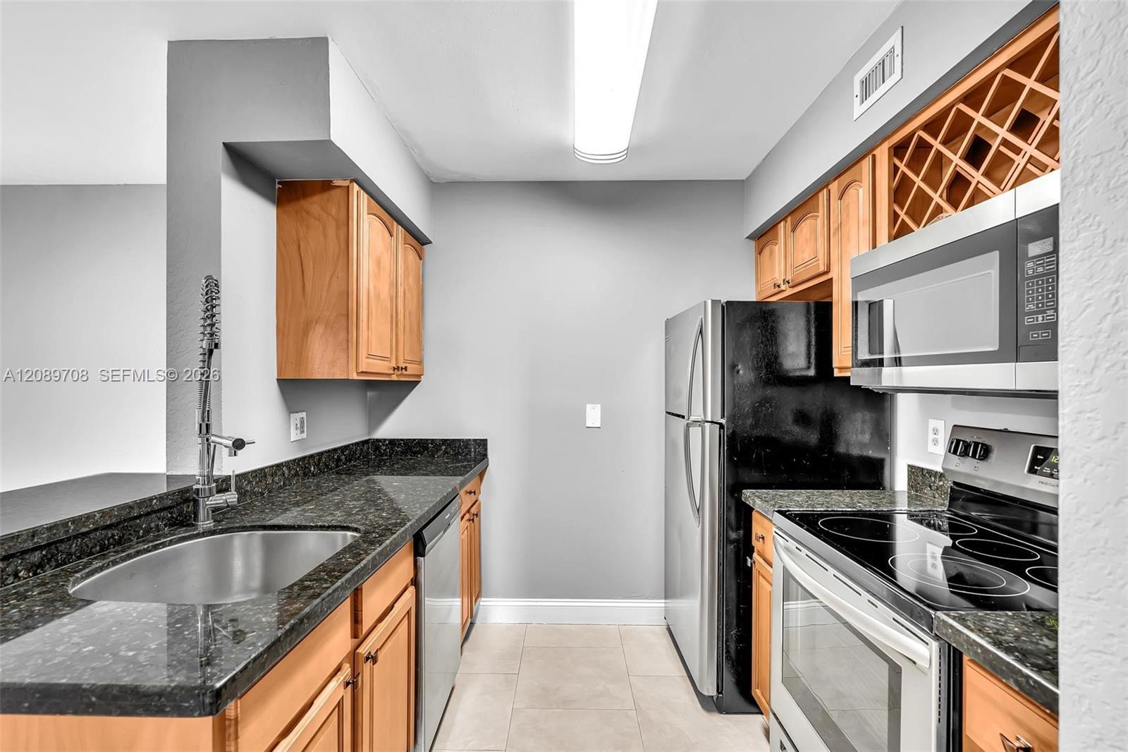 2820 N Oakland Forest Dr # 102, Oakland Park FL 33309 photo 4