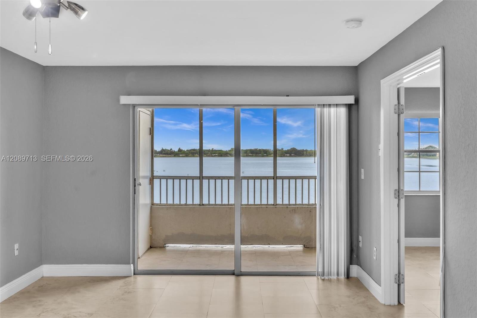 2811 N Oakland Forest Dr # 205, Oakland Park FL 33309 photo 3