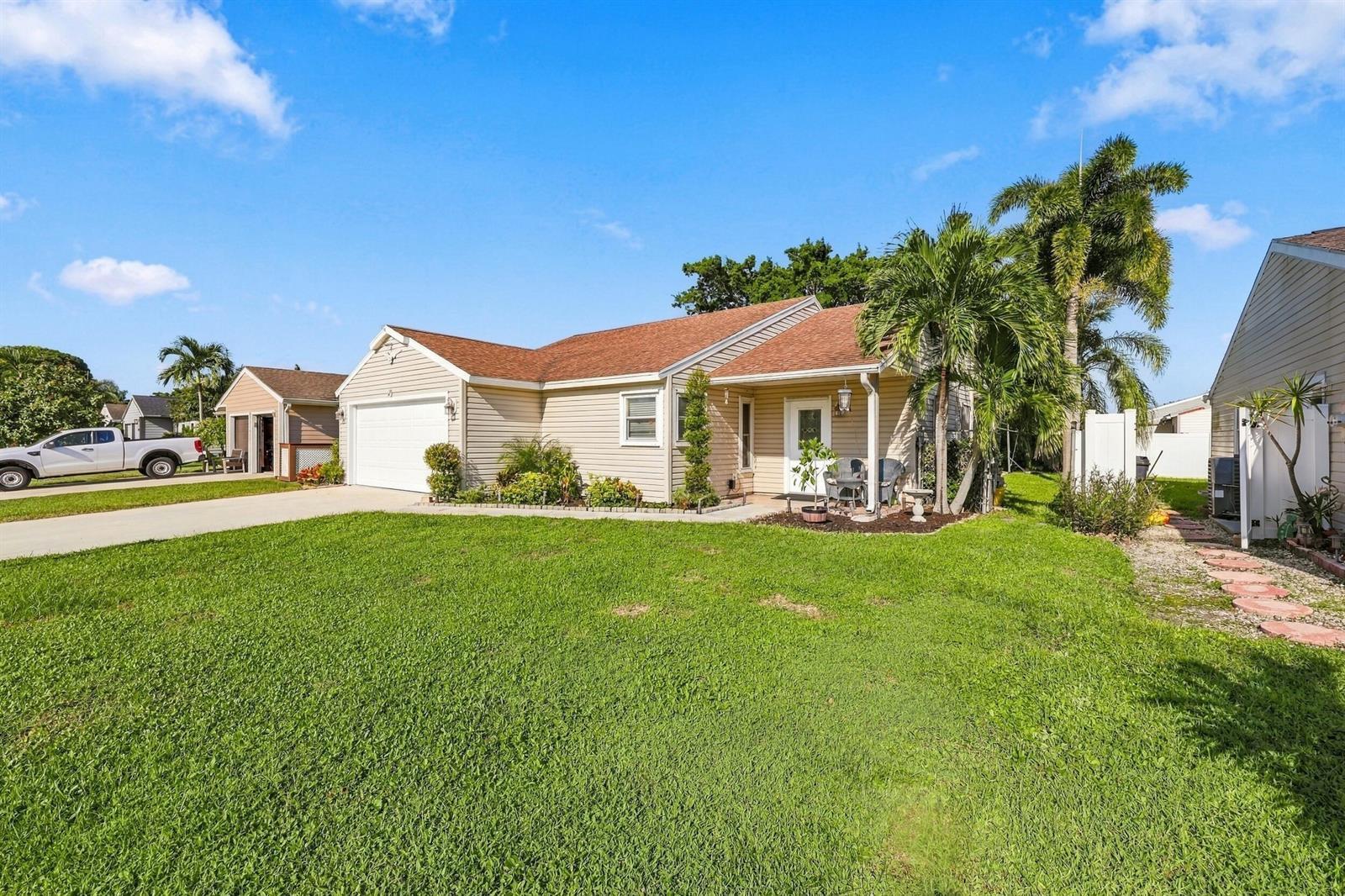 5215 W Canal Circle, Lake Worth FL 33467 photo 4