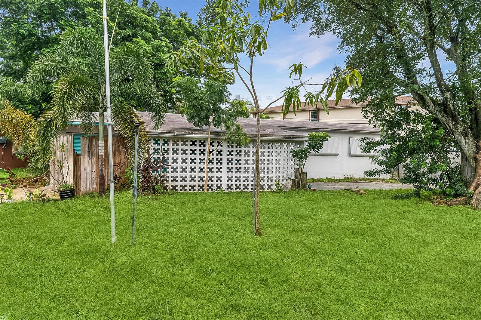 4700 NE 2ND Way, Deerfield Beach FL 33064 photo 2