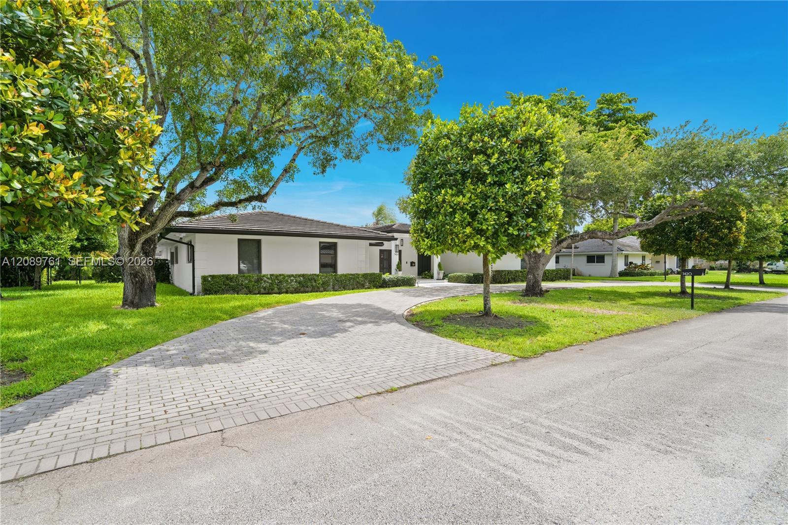 7420 SW 109th Ter, Pinecrest FL 33156 photo 2