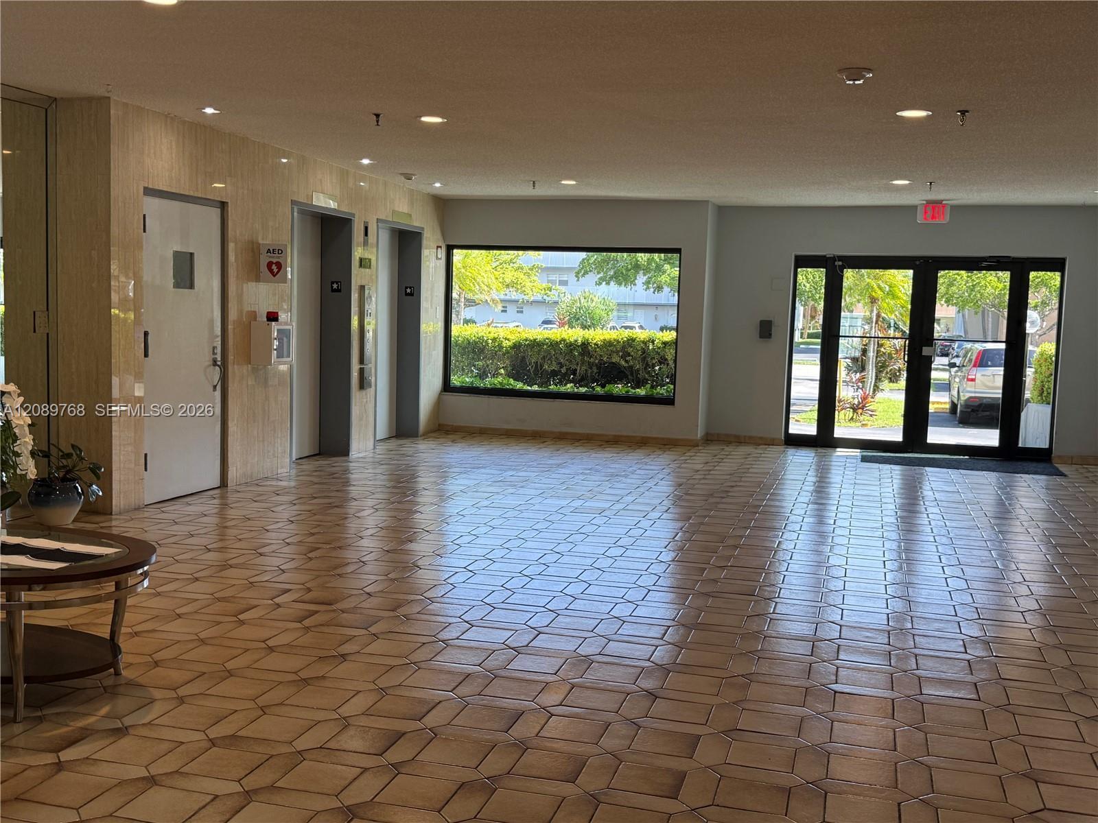 1301 ne 7 st 1301 ne 7 st # 101, Hallandale Beach FL 33009