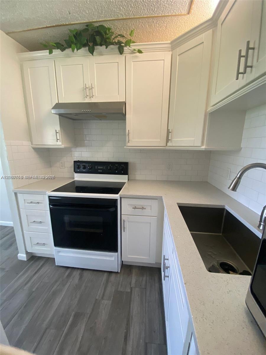 22 SE 3rd Ter # 24, Dania Beach FL 33004