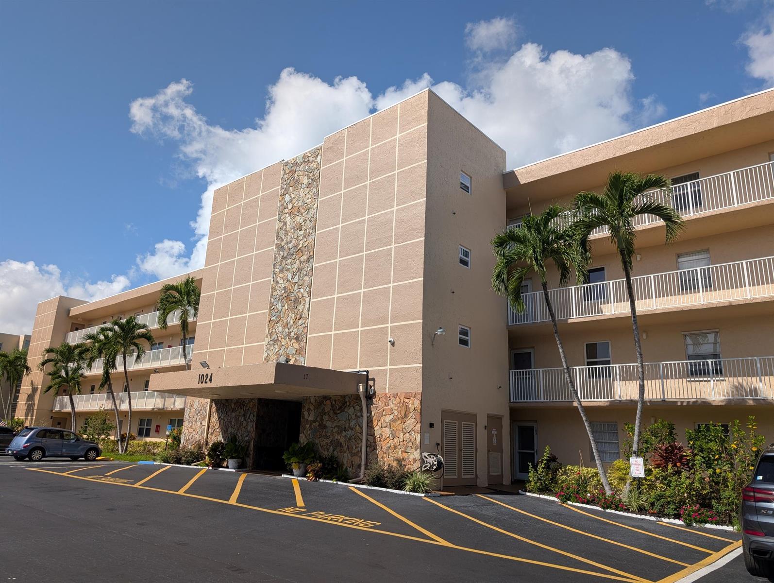 1024 SE 5TH Avenue # 308, Dania Beach FL 33004