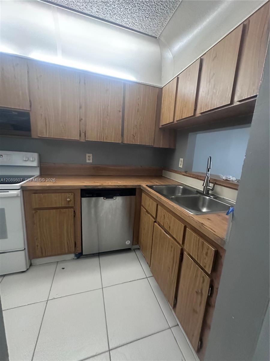 821 Twin Lakes Dr # H, Coral Springs FL 33071 photo 3