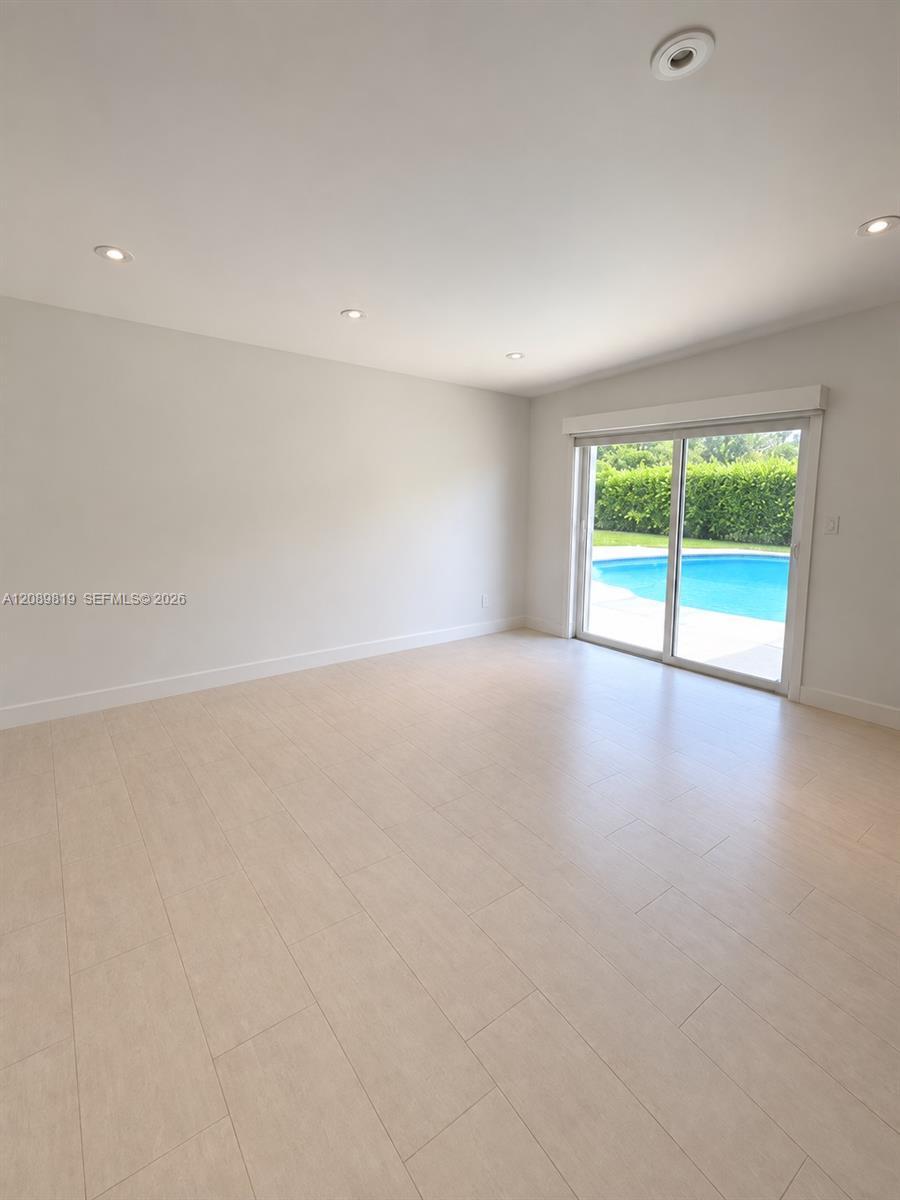 18700 NE 21st Ave, North Miami Beach FL 33179 photo 4
