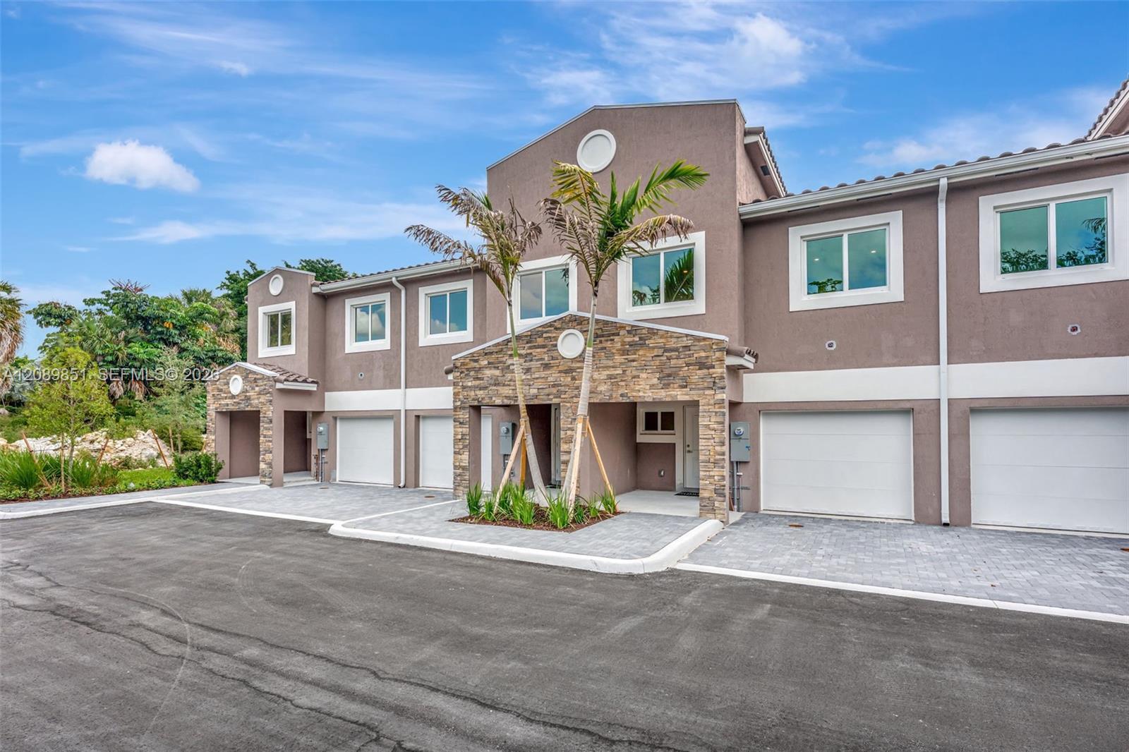 1533 NW 94th Way, Coral Springs FL 33071 photo 2