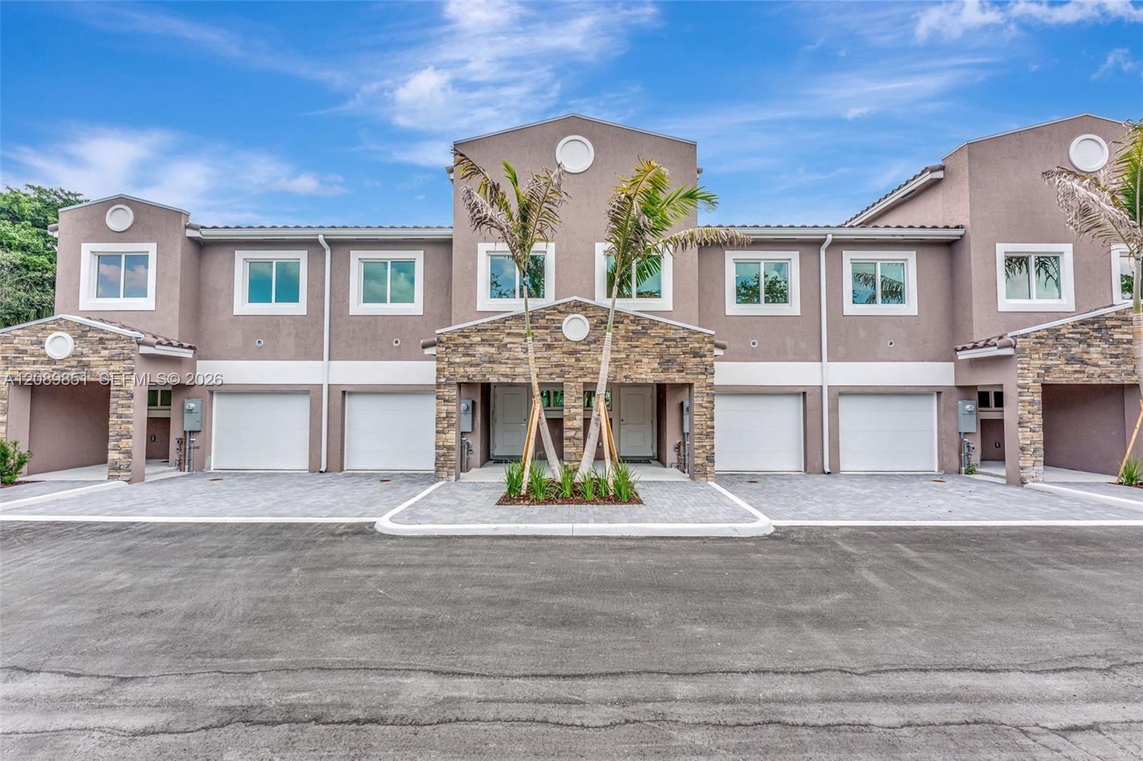 1533 NW 94th Way, Coral Springs FL 33071