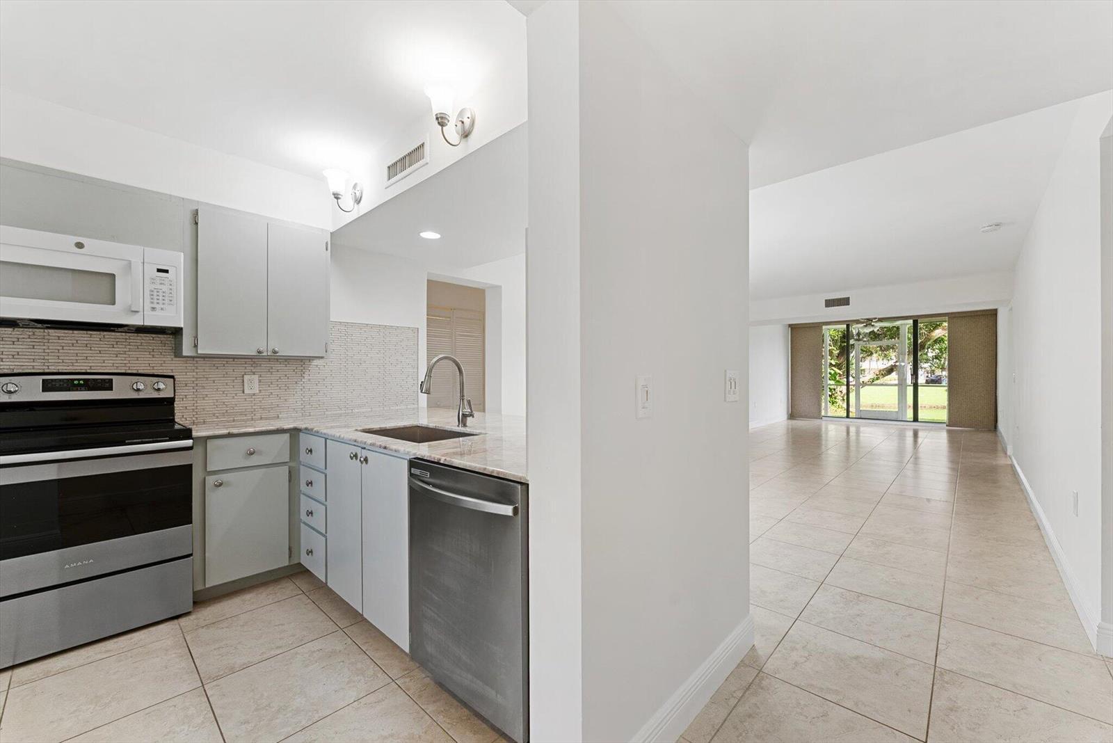 6205 BALBOA Circle # 102, Boca Raton FL 33433 photo 4