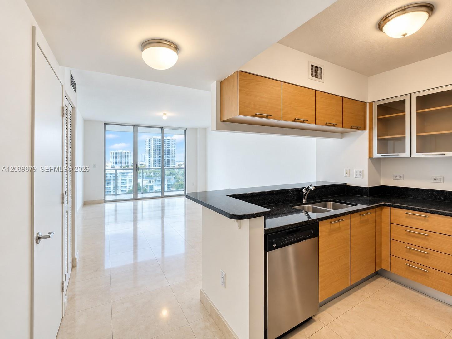 31 SE 5th St # 1805, Miami FL 33131 photo 2