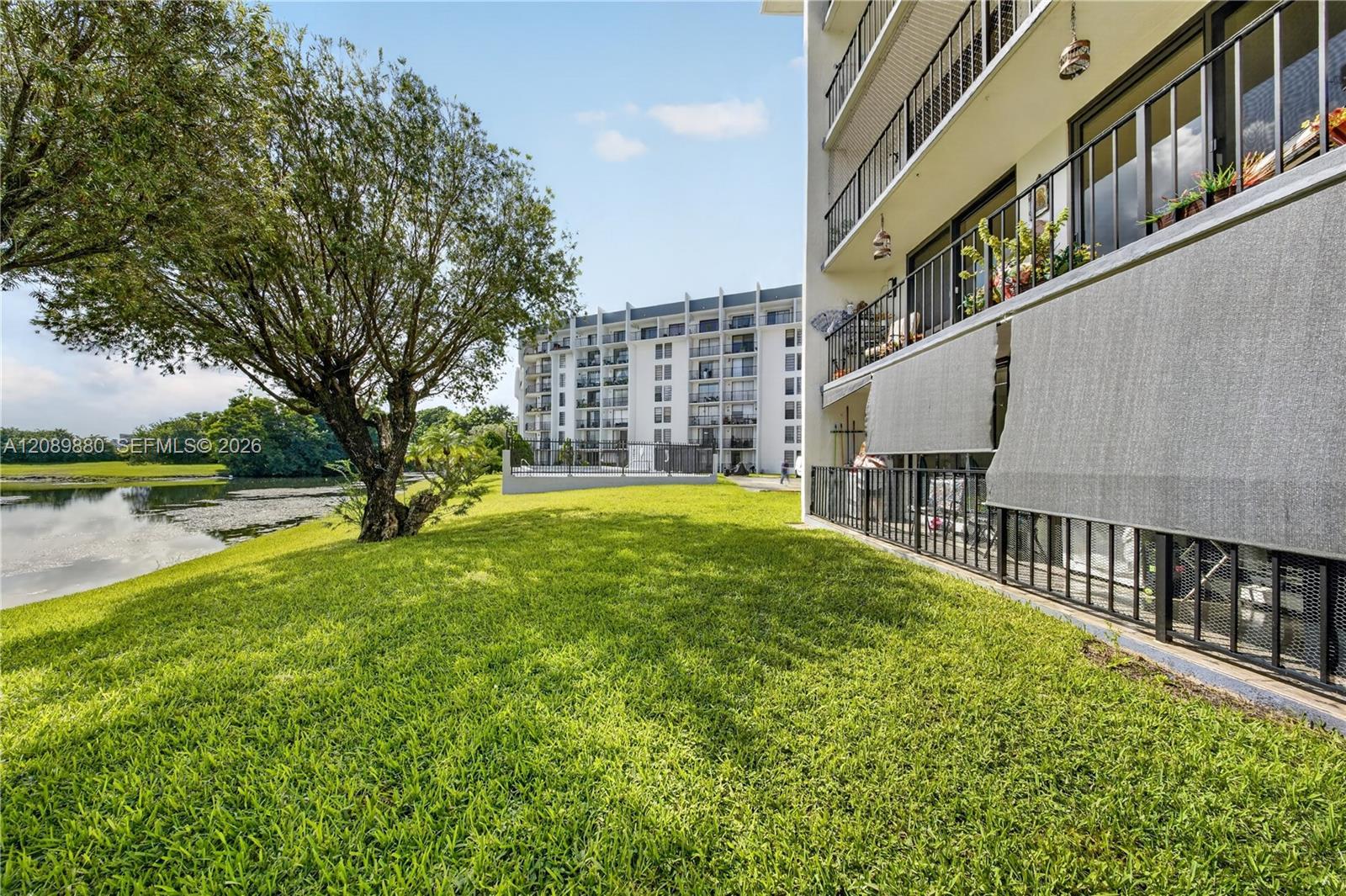 9686 Fontainebleau Blvd # 106, Miami FL 33172 photo 3