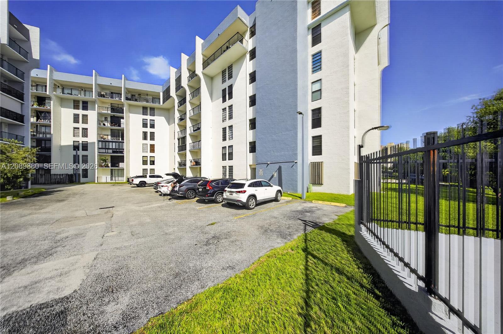 9686 Fontainebleau Blvd # 106, Miami FL 33172 photo 5
