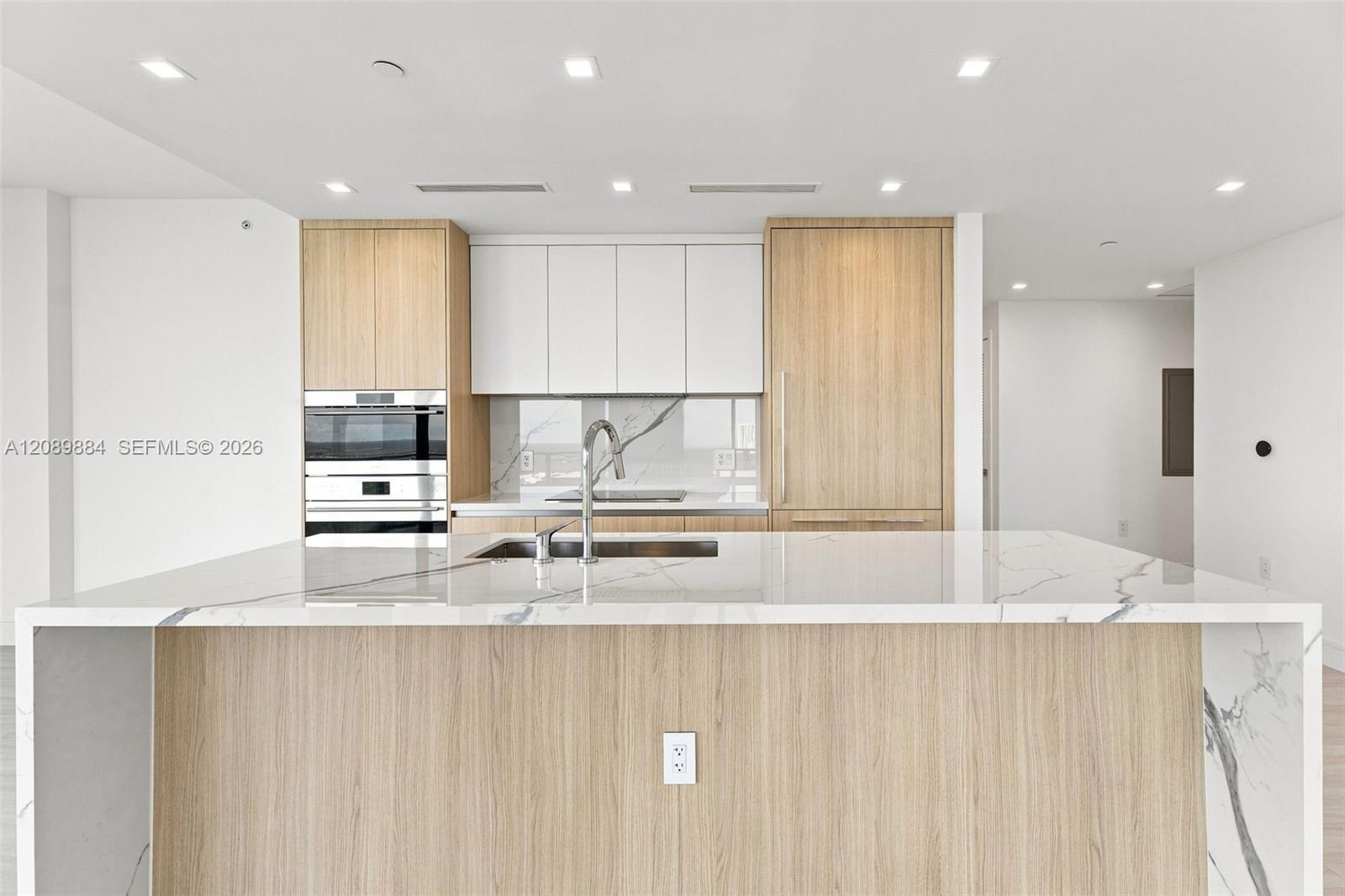 2411 Laguna Circle # 2301, North Miami FL 33181 photo 4