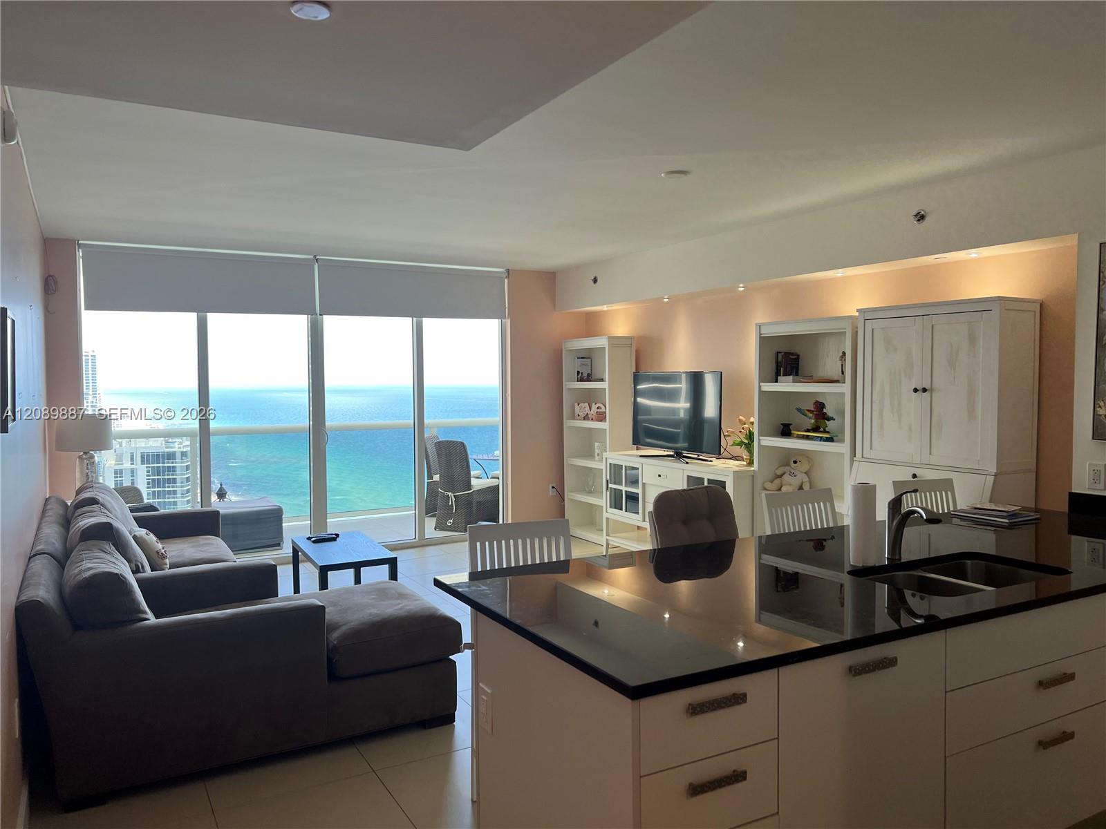 Hallandale Beach, FL 33009 photo 3