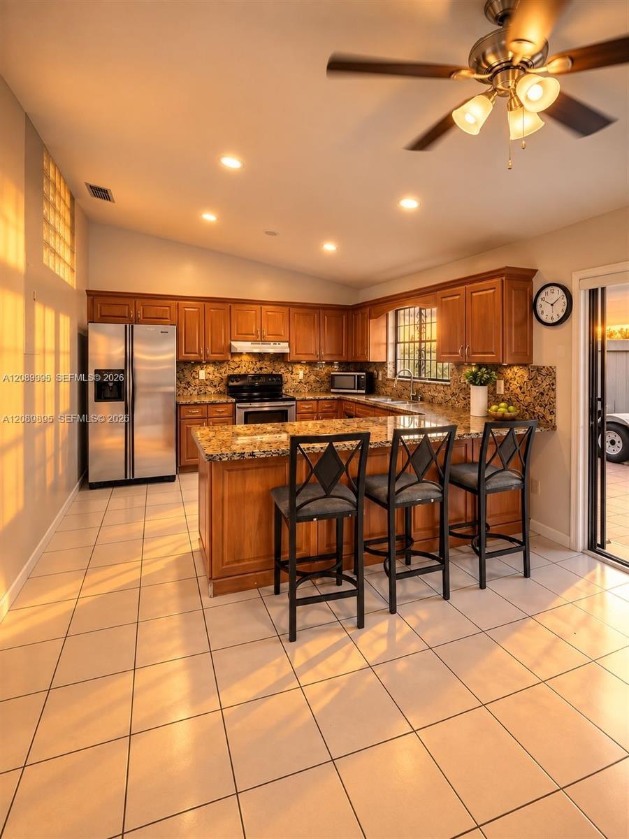 2219 SW 137th Pl, Miami FL 33175 photo 2