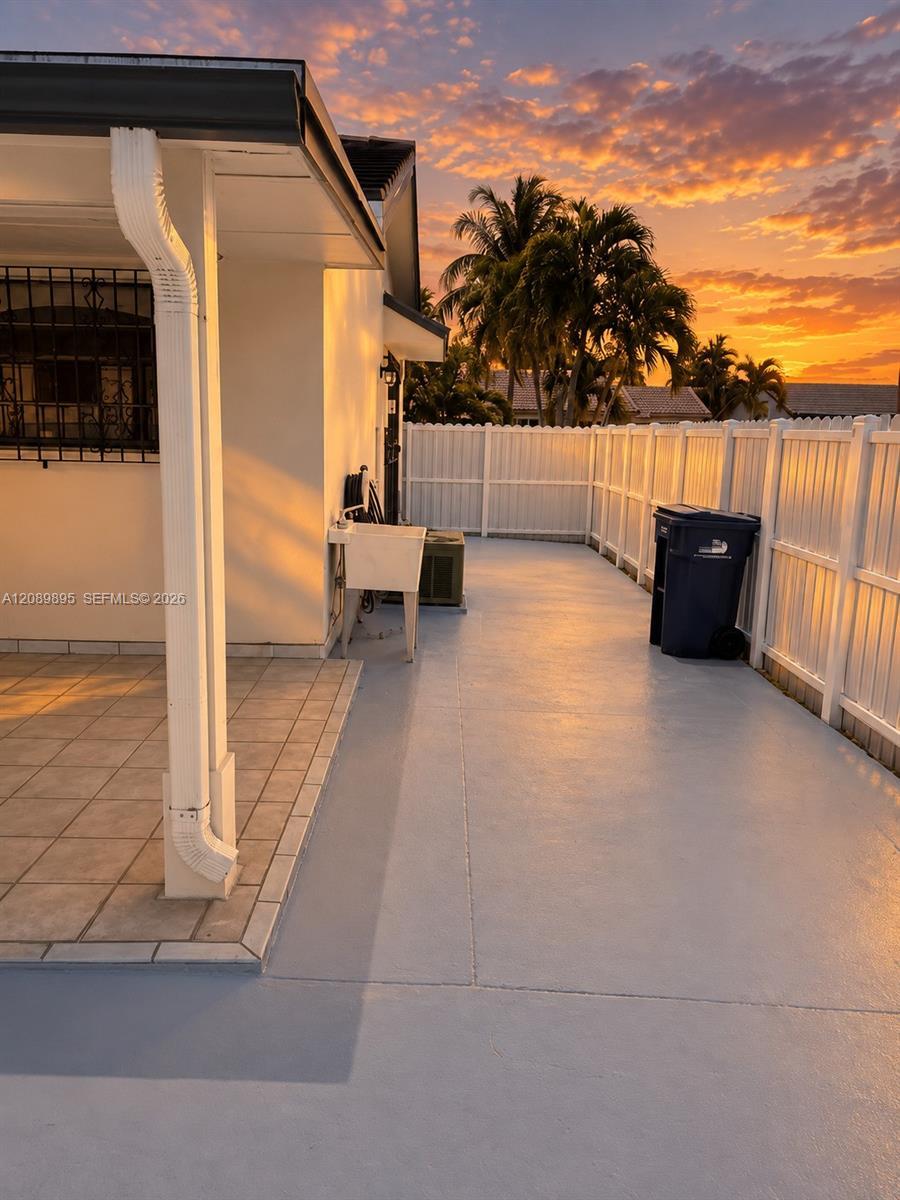 2219 SW 137th Pl, Miami FL 33175 photo 5