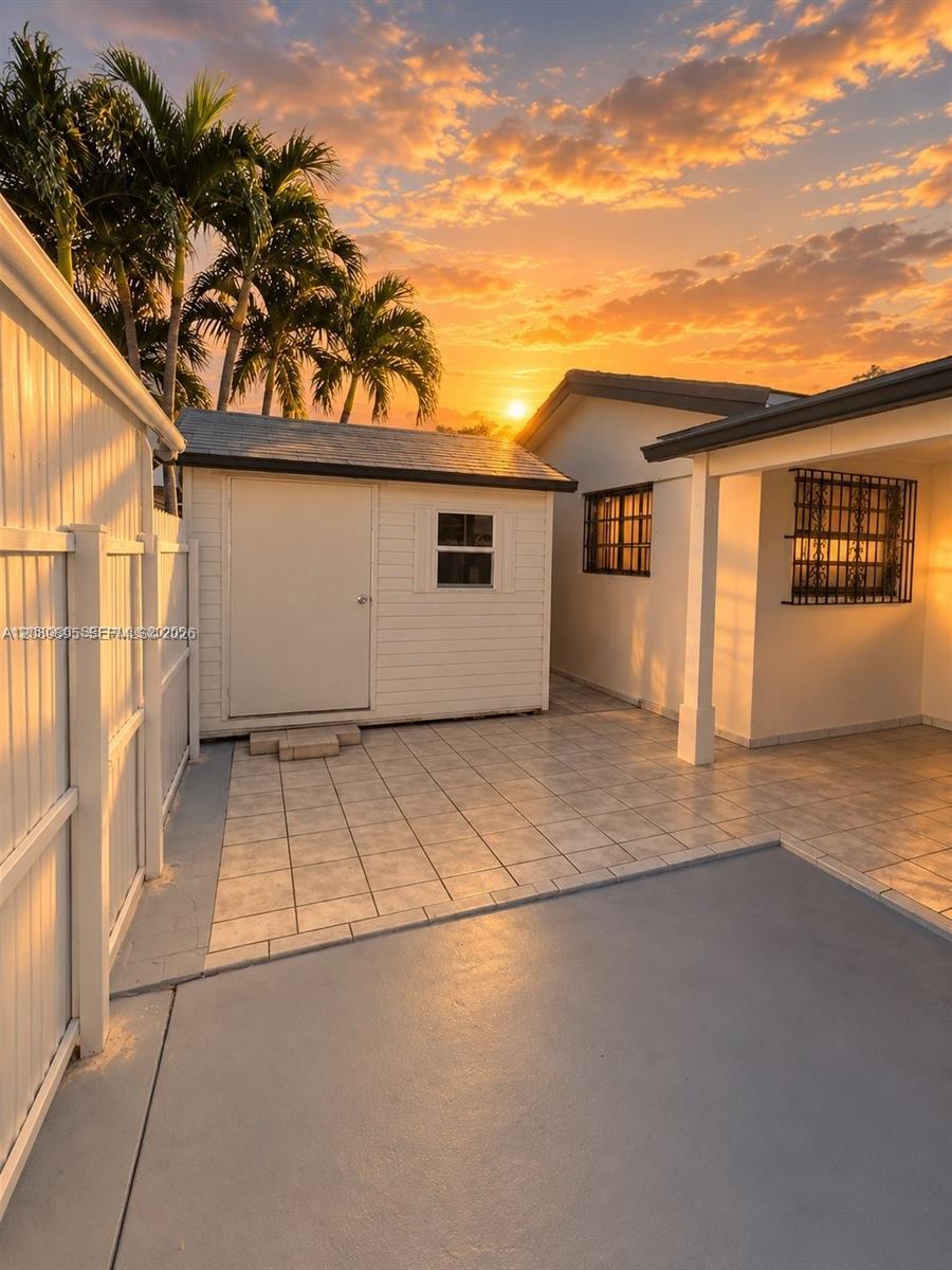 2219 SW 137th Pl, Miami FL 33175 photo 4