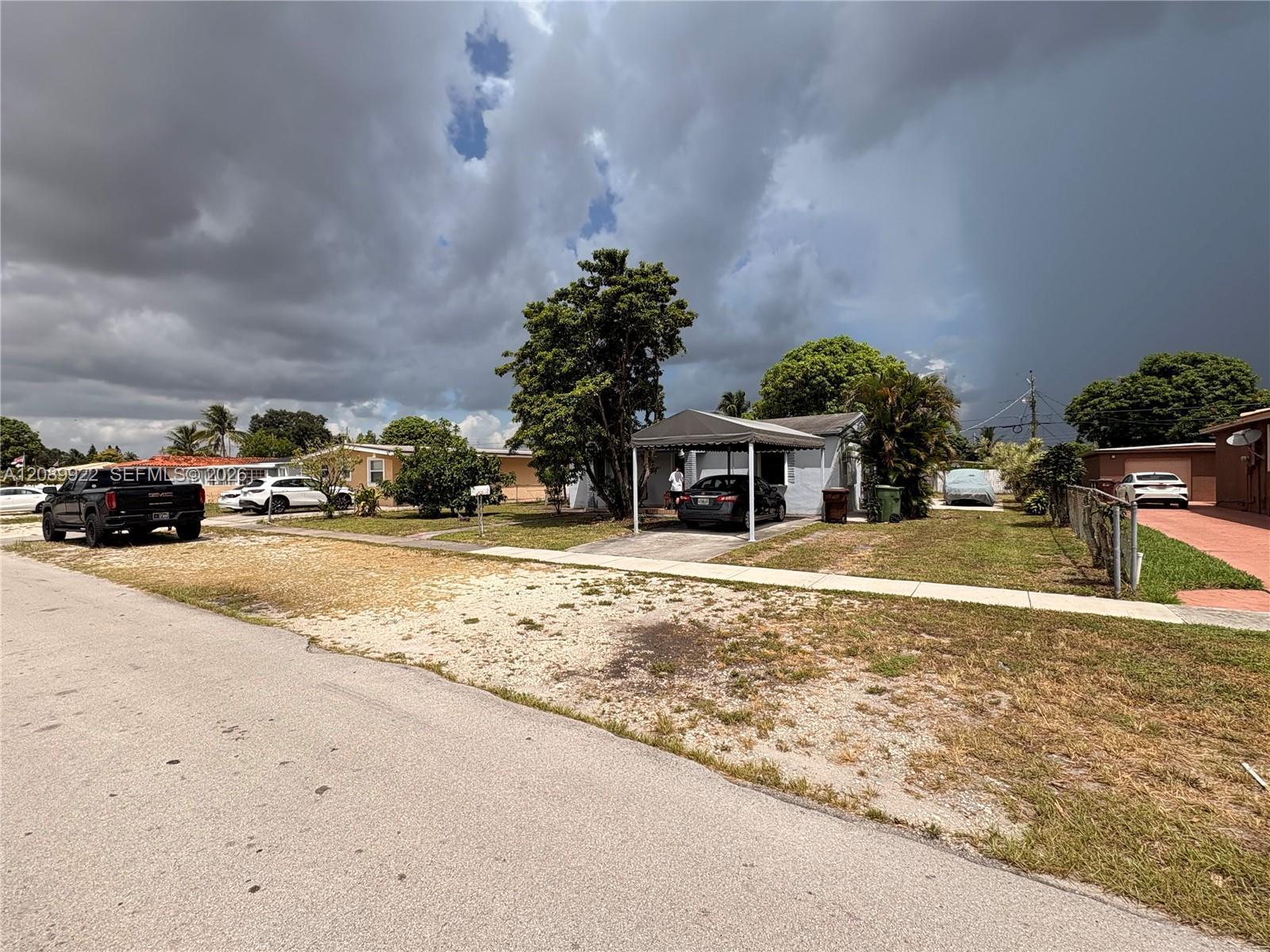 671 E 39th St, Hialeah FL 33013 photo 2