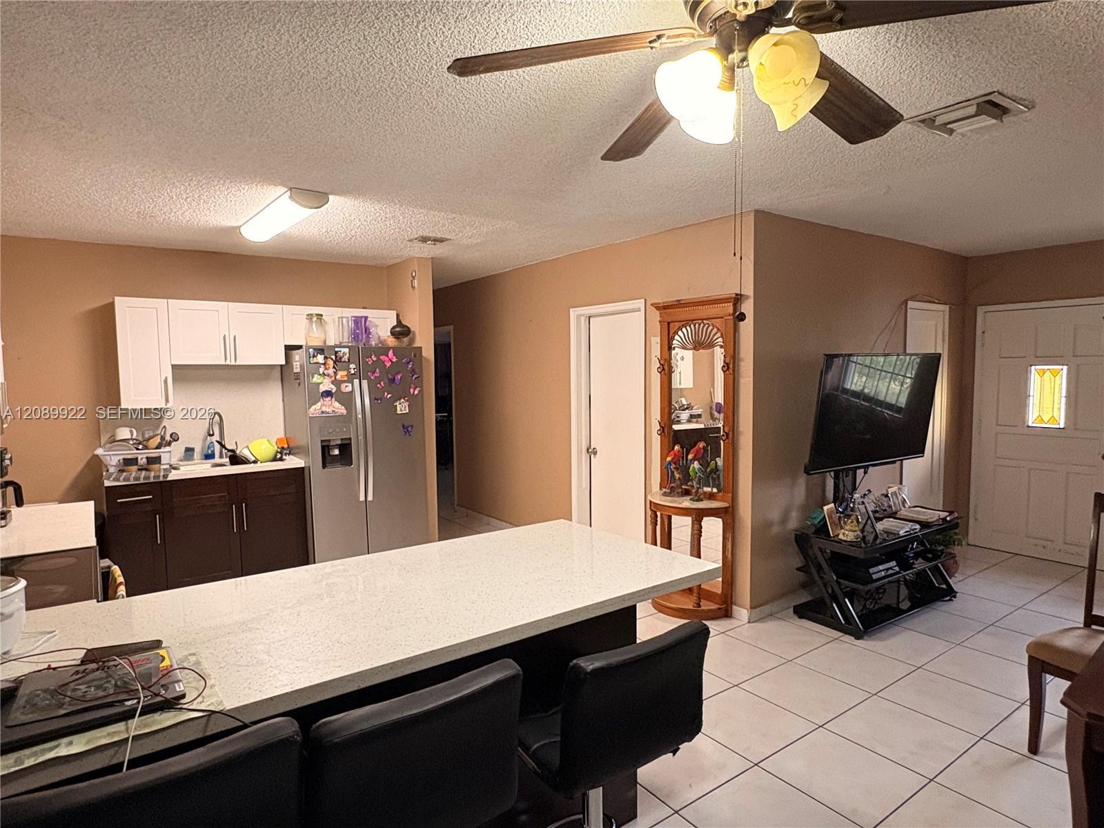 671 E 39th St, Hialeah FL 33013 photo 4