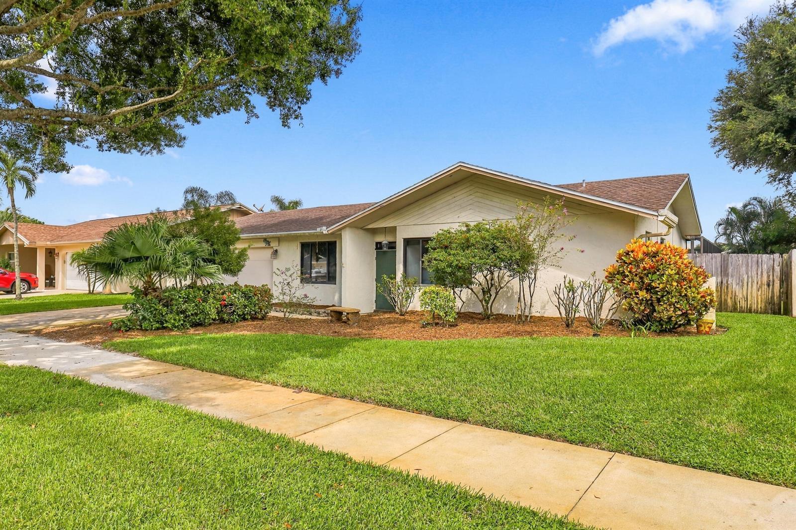 4681 BRANDYWINE Drive, Boca Raton FL 33487 photo 3