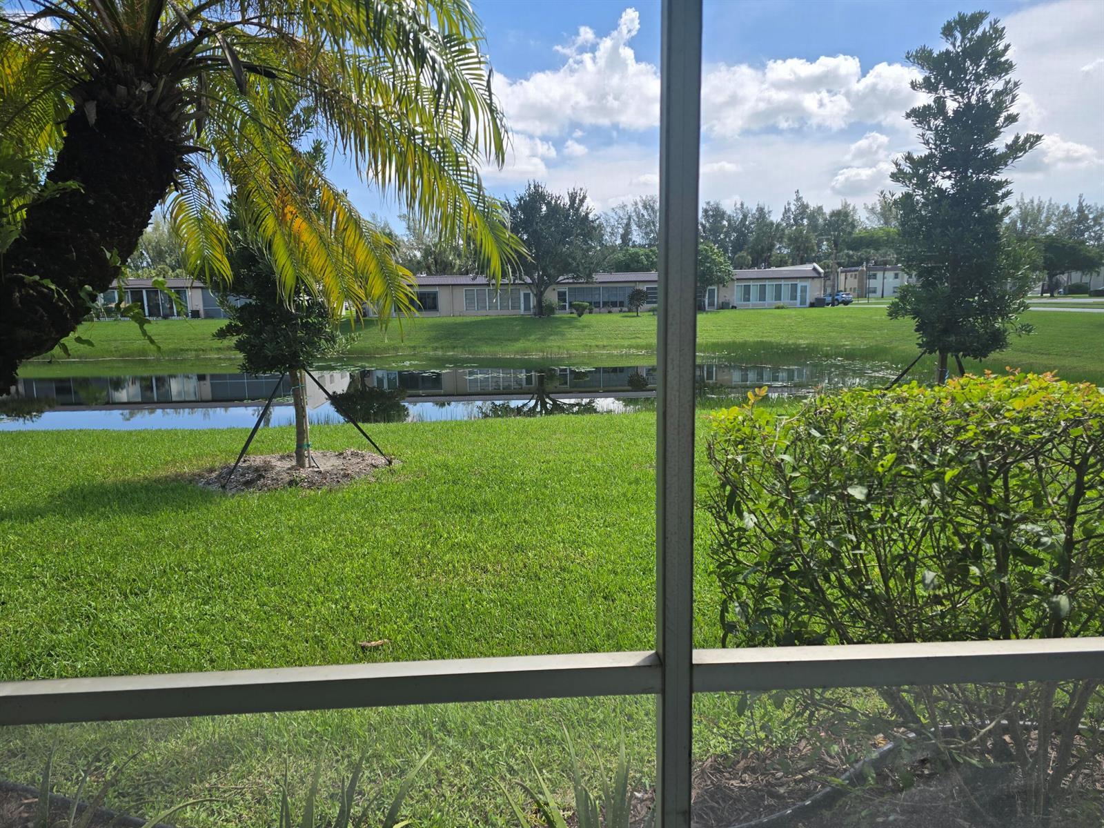 135 LAKE MERYL Drive, West Palm Beach FL 33411 photo 2