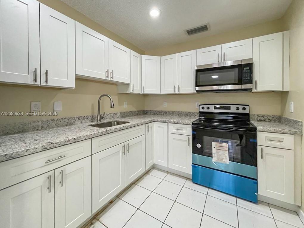 873 SW 10th St, Florida City FL 33034 photo 2