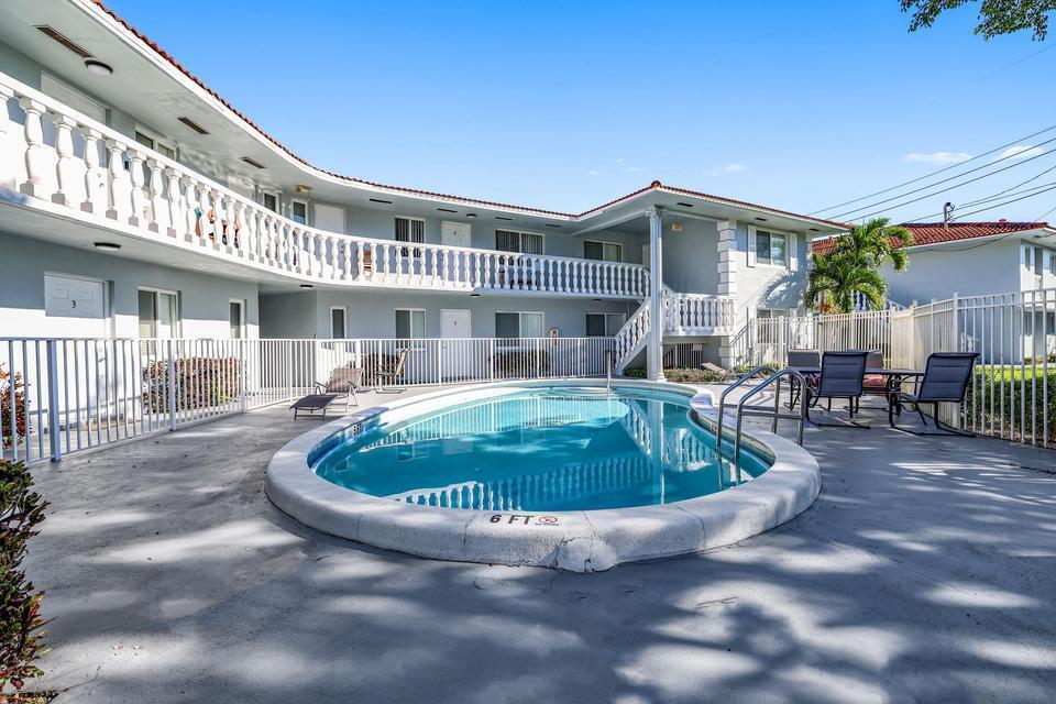 431 W CAMINO REAL # 19, Boca Raton FL 33432 photo 2