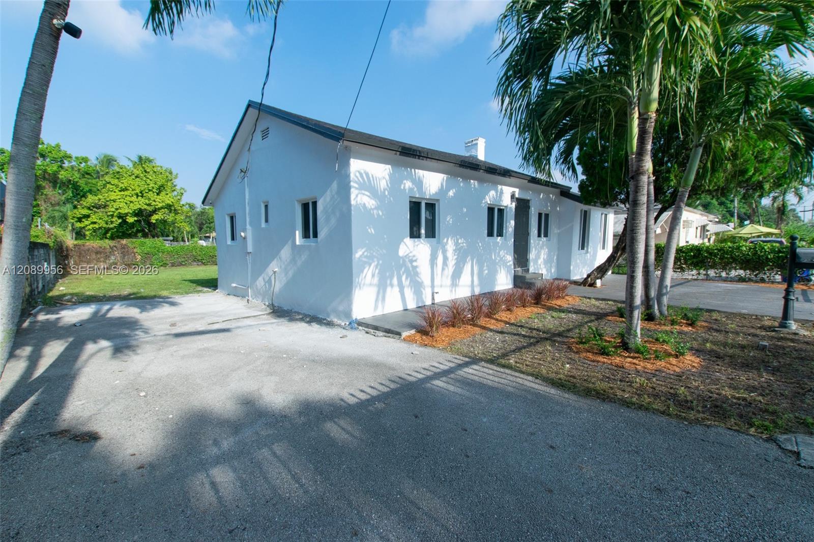 2324 NW 14th Ave, Miami FL 33142 photo 2