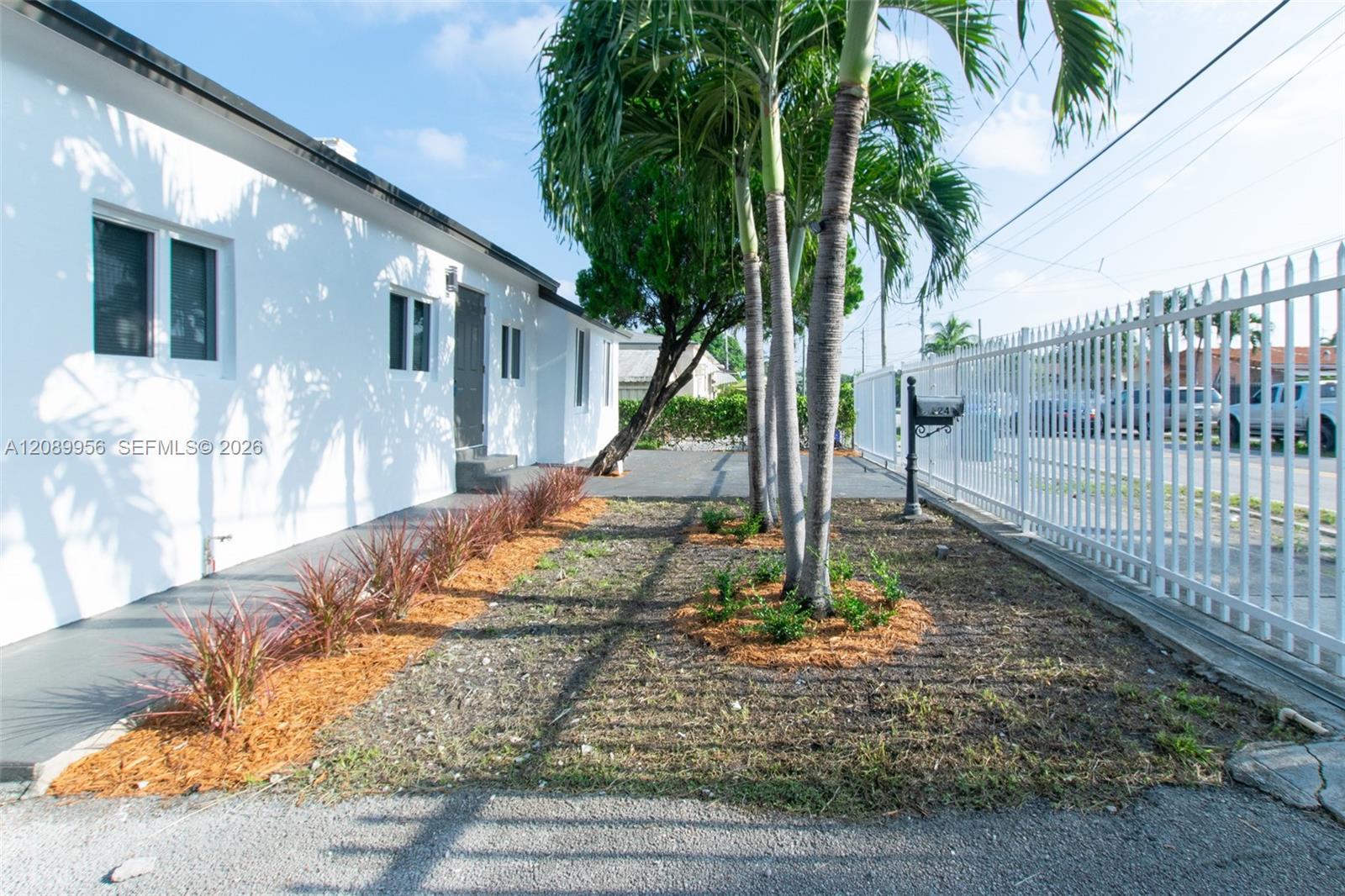 2324 NW 14th Ave, Miami FL 33142 photo 4