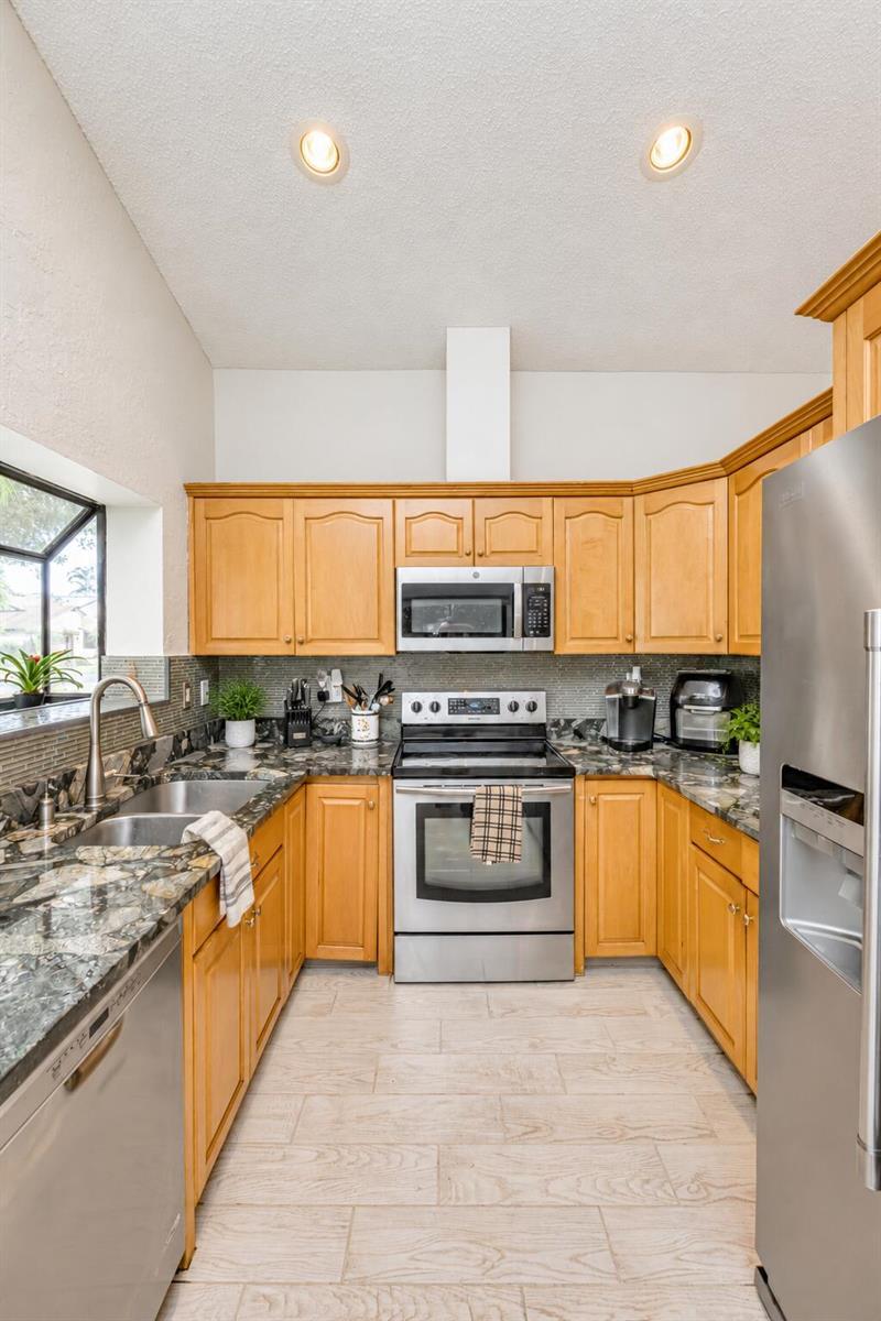 980 Rainberry Lake Drive, Delray Beach FL 33445 photo 4