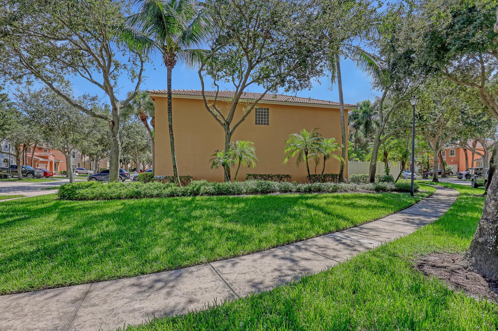 4493 Lake Tahoe Circle, West Palm Beach FL 33409 photo 2