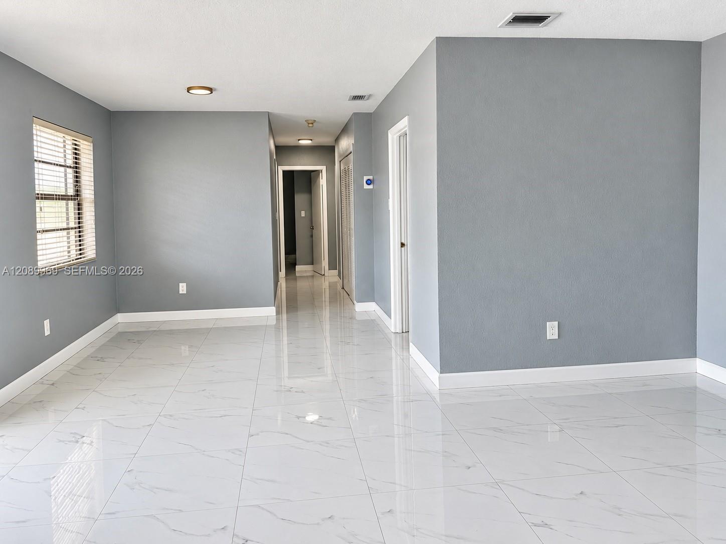 18310 NW 85th Ave, Hialeah FL 33015 photo 2