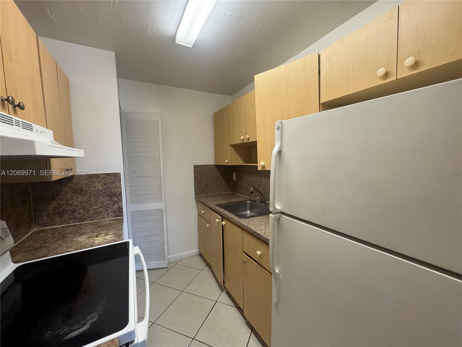 888 NE 132nd St # 205, North Miami FL 33161 photo 4