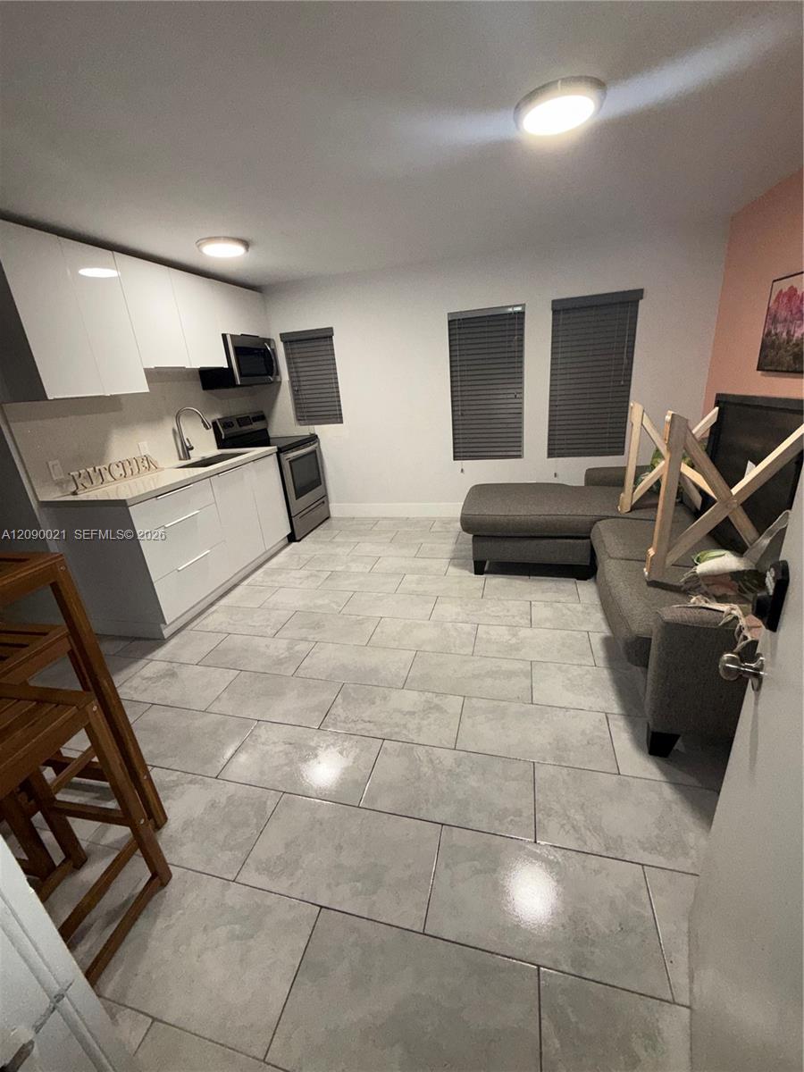 2020 Washington St # 4, Hollywood FL 33020