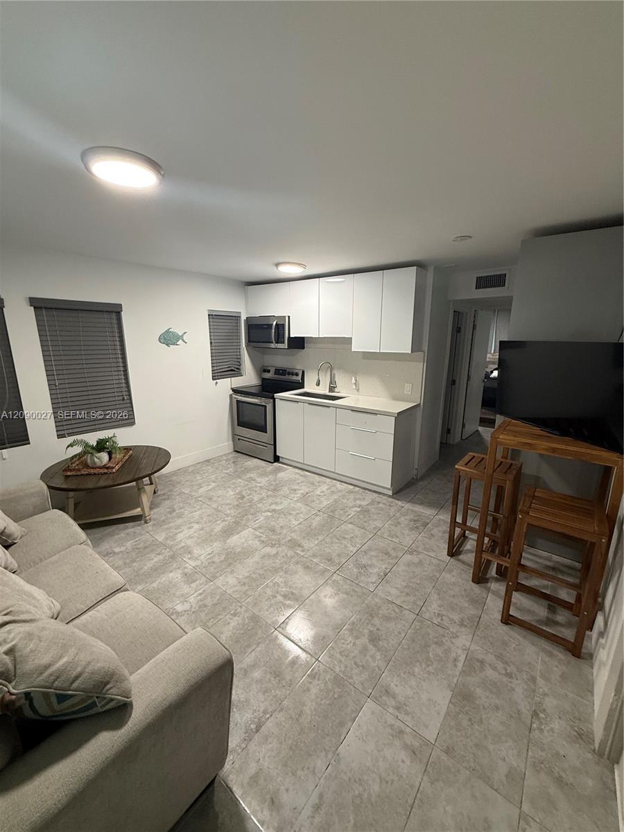 2020 Washington St # 3, Hollywood FL 33020