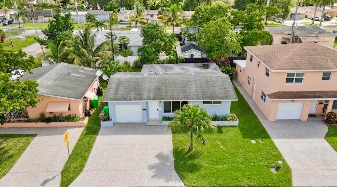 2294 NW 81ST Terrace, Sunrise FL 33322 photo 2