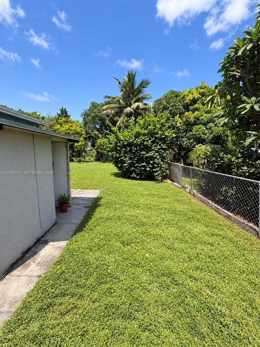 5871 NW 41st Ter, North Lauderdale FL 33319 photo 4