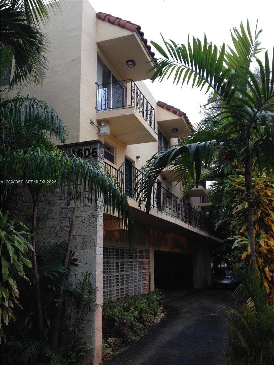 1606 SALZEDO ST # 3, Coral Gables FL 33134