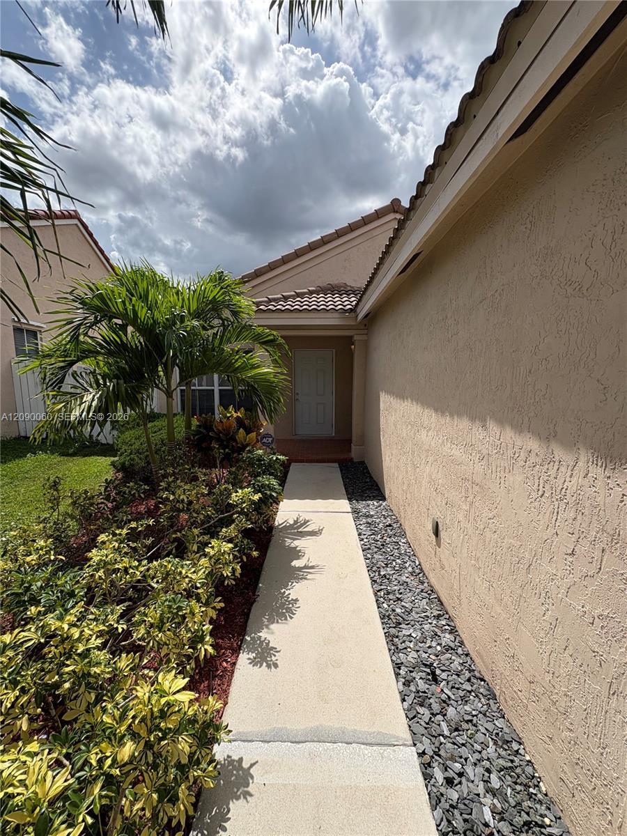 751 Sand Creek Cir, Weston FL 33327 photo 2