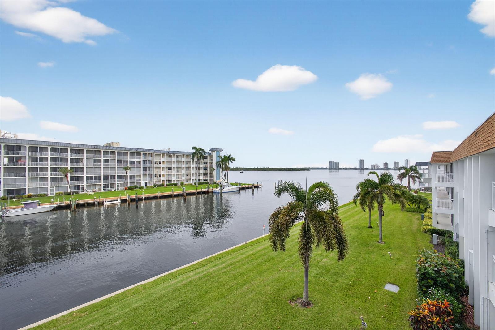 111 Shore Court # 301, North Palm Beach FL 33408 photo 2