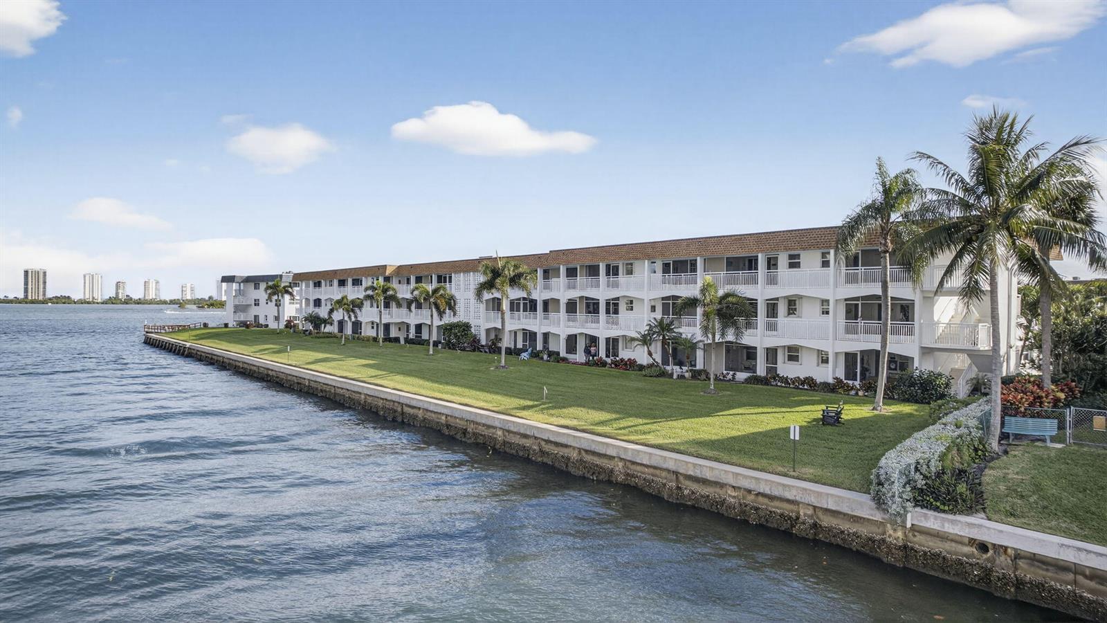 111 Shore Court # 301, North Palm Beach FL 33408