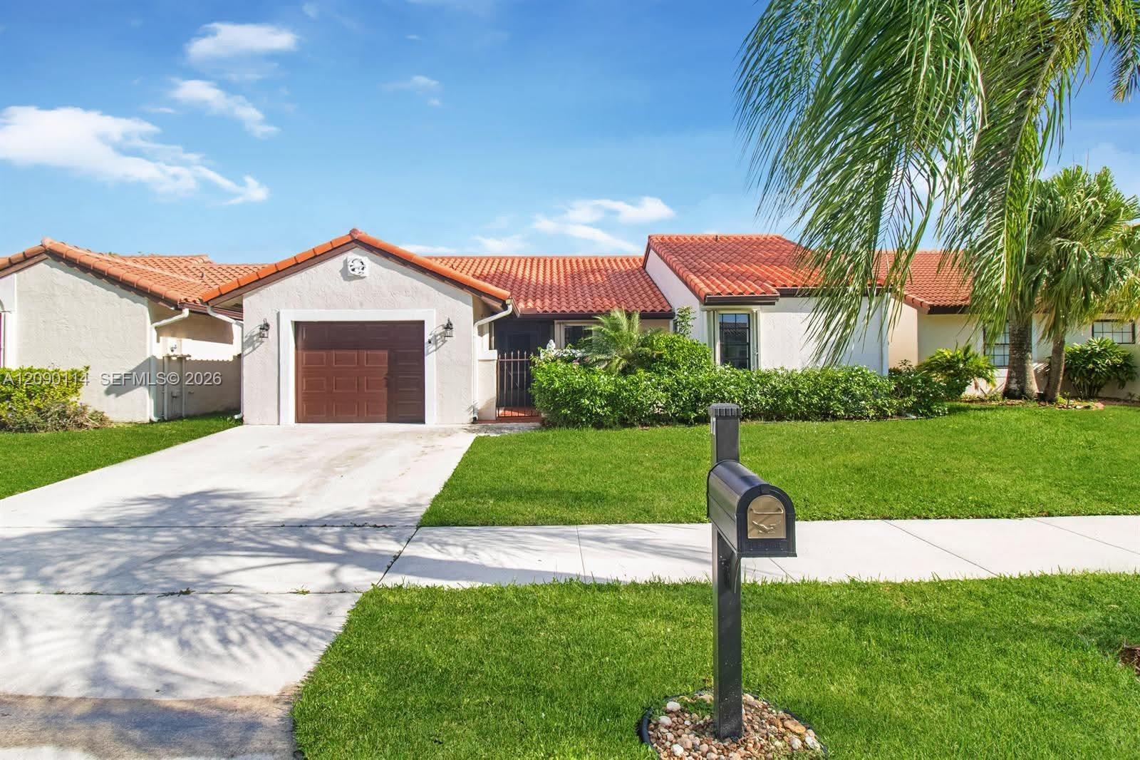 17 Columbia Ct, Deerfield Beach FL 33442