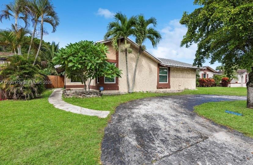 281 SW 83rd Ave, North Lauderdale FL 33068 photo 2