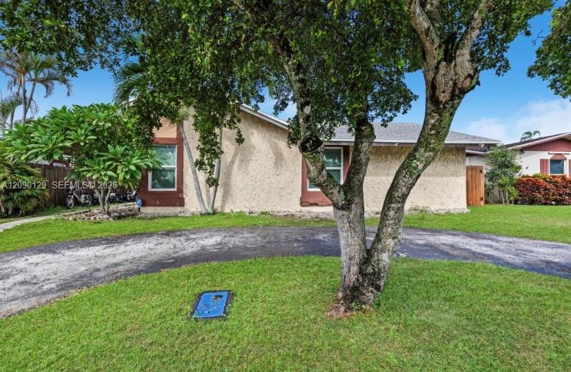 281 SW 83rd Ave, North Lauderdale FL 33068 photo 4