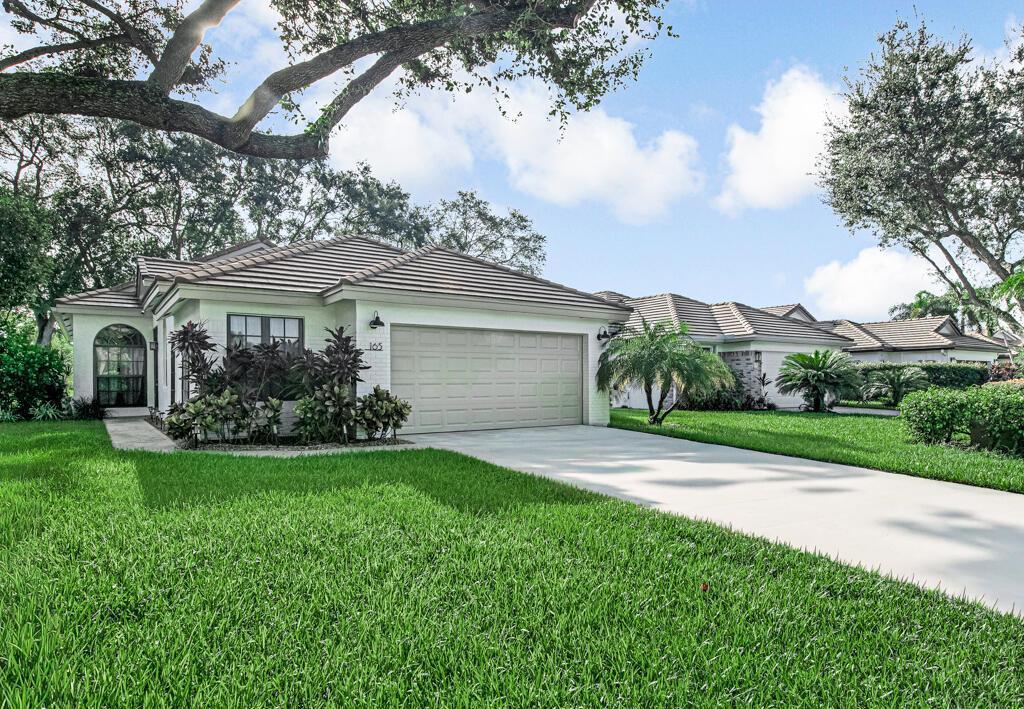 165 SHERWOOD FOREST Drive, Delray Beach FL 33445 photo 2